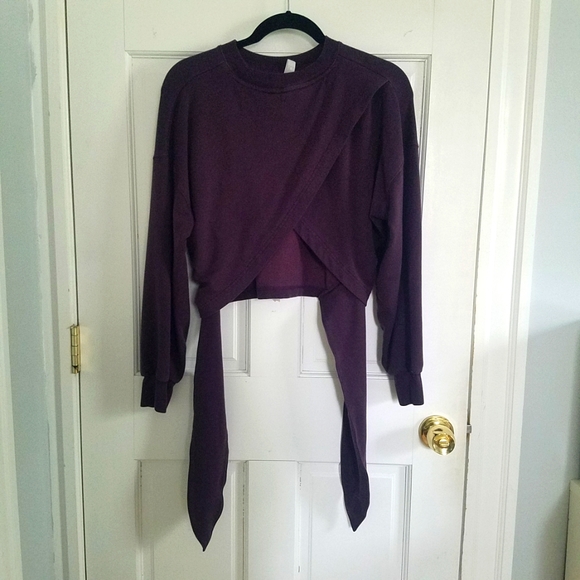 LAST CHANCE 💃 Athleta Yoga Tie Back Sweatshirt in Agate Purple - Picture 4 of 5
